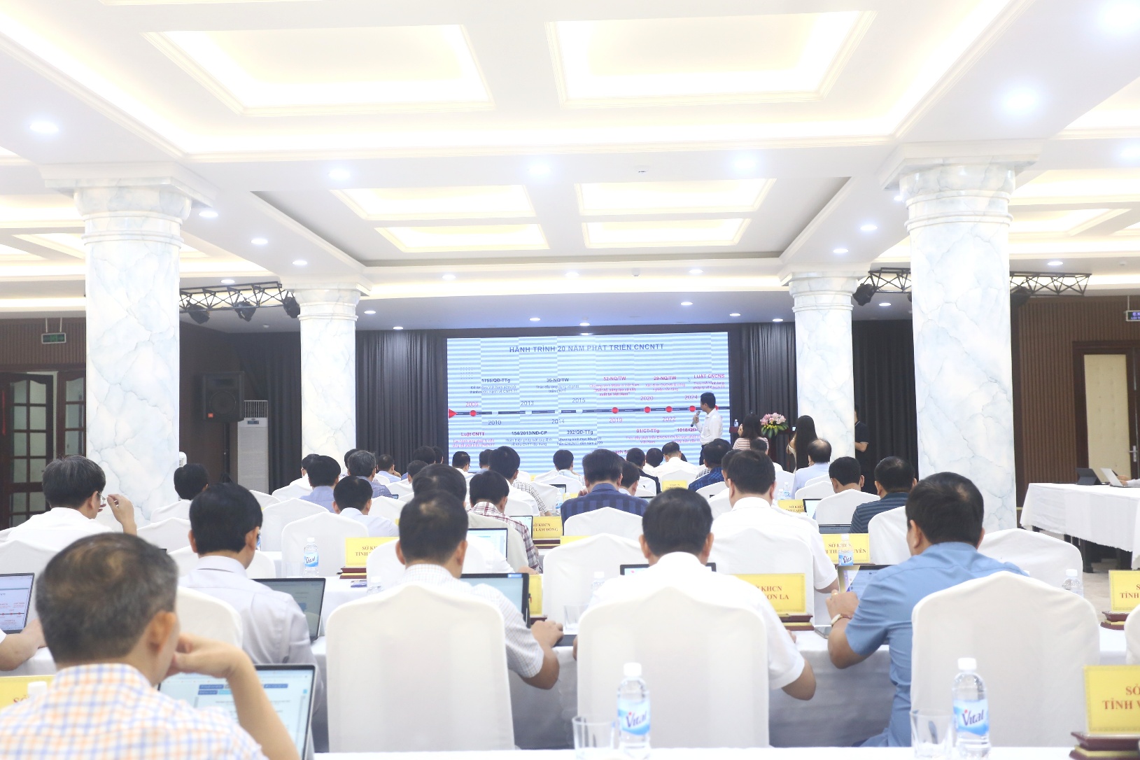 NGÀNH KHOA HỌC VÀ CÔNG NGHỆ GIỮ VAI TRÒ TRUNG TÂM TRONG TĂNG TRƯỞNG MỚI: BỨT PHÁ VỚI CHUYỂN ĐỔI SỐ VÀ ĐỔI MỚI SÁNG TẠO Ở ĐỊA PHƯƠNG